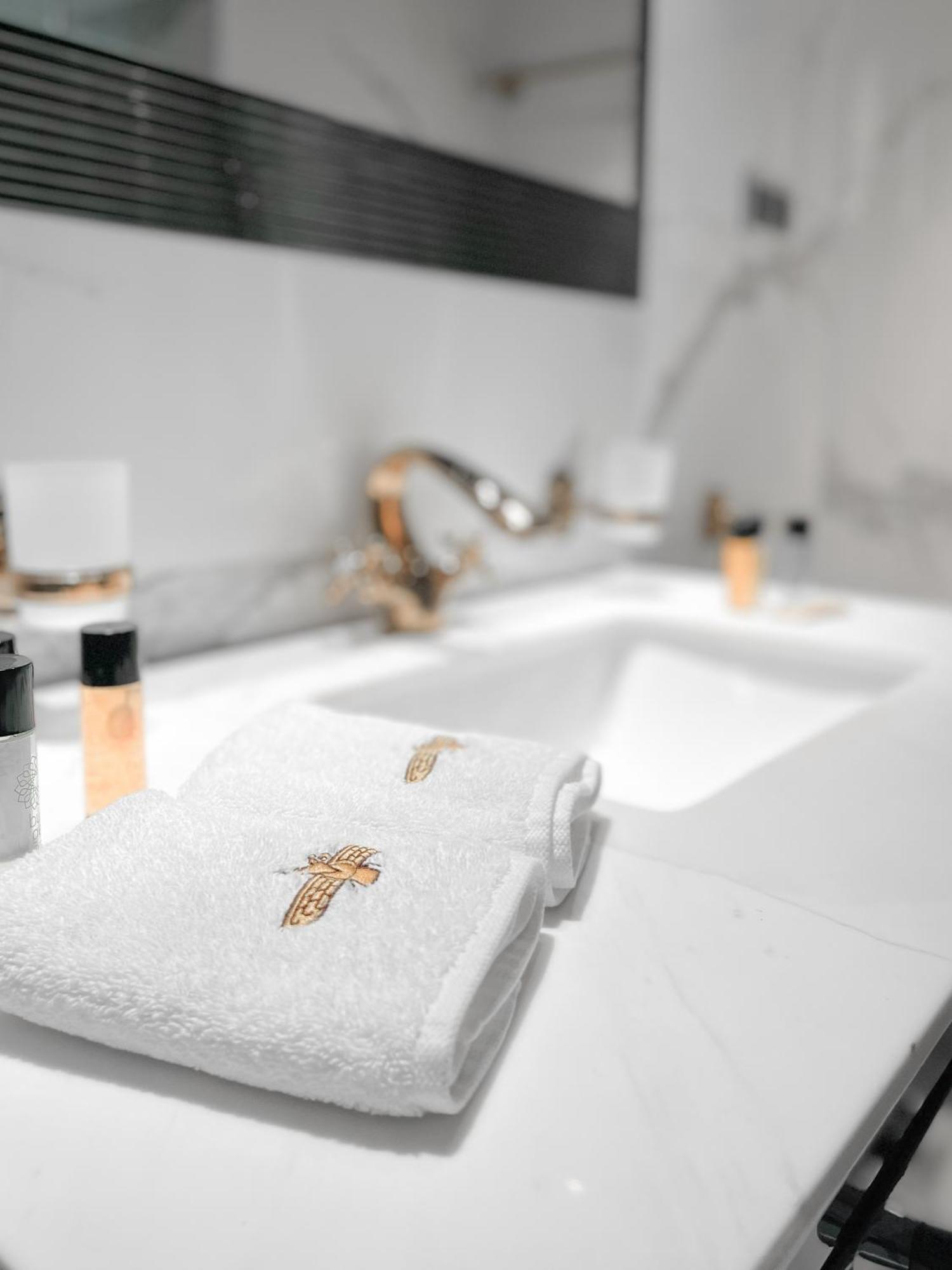 Anahita Boutique Hotel Malaga Bagian luar foto