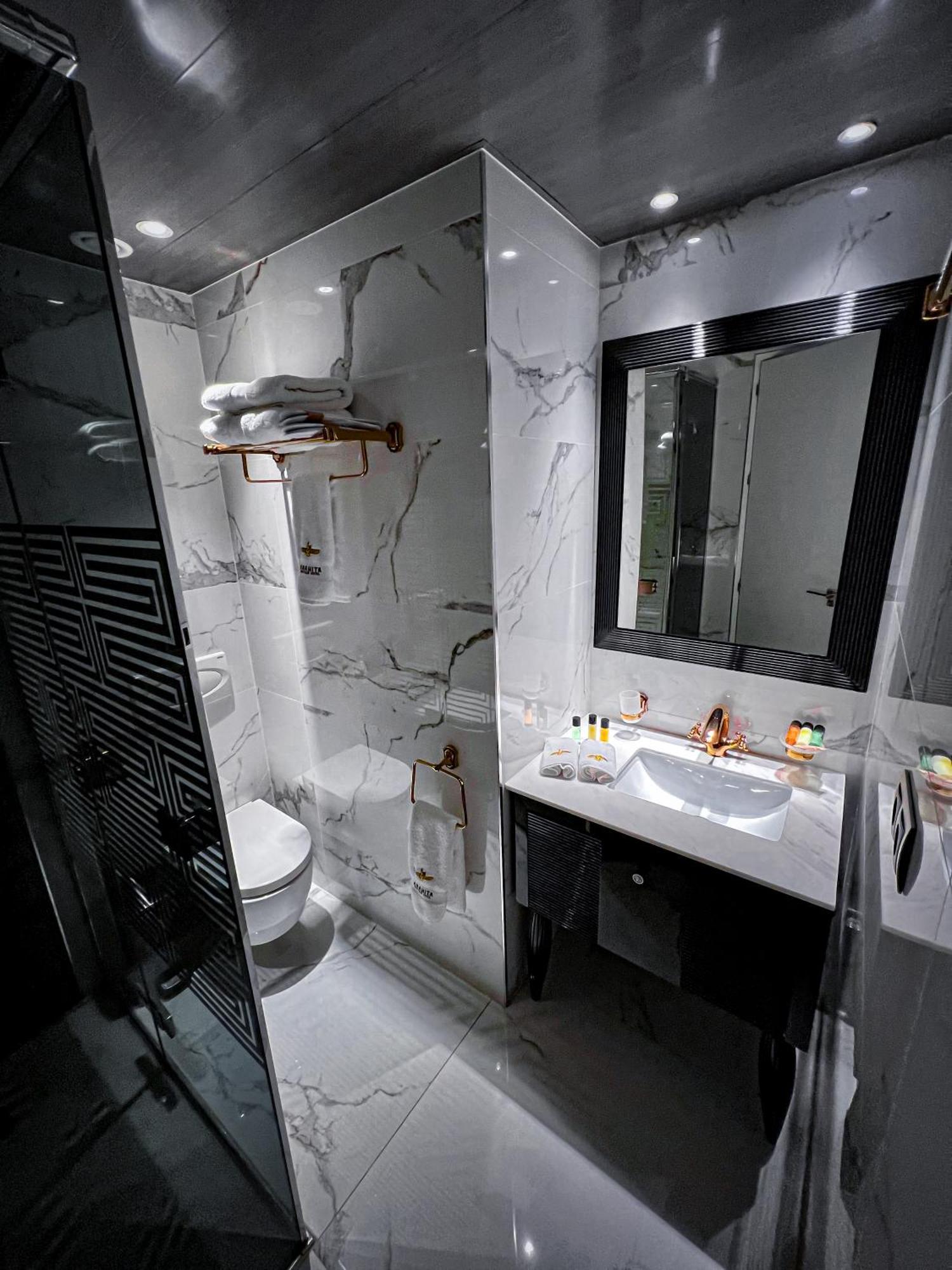 Anahita Boutique Hotel Malaga Bagian luar foto